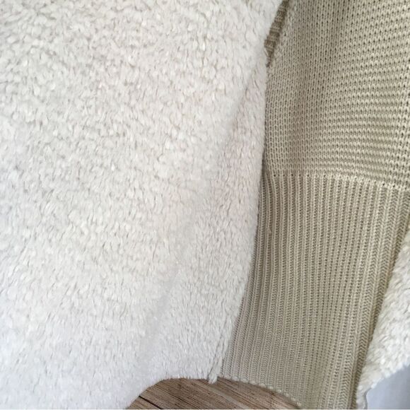 NEW WITH TAGS CHELSEA & THEODORE FAUX FUR SWEATER VEST IN OYSTER - Picture 5 of 10